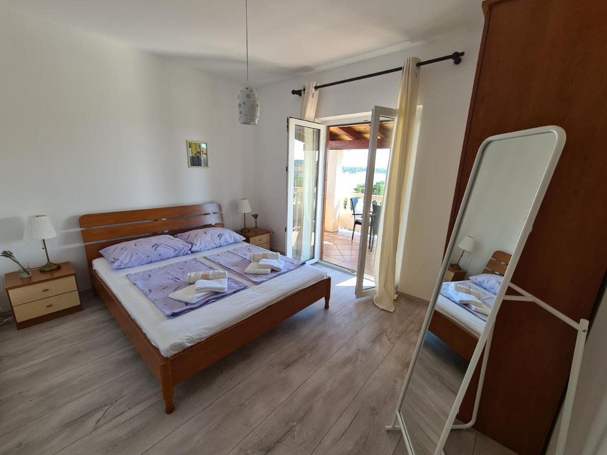 Apartman Karmen Barbat na Rabu Esterno foto