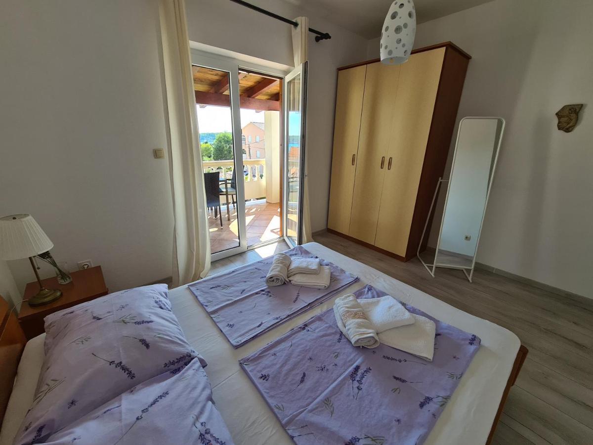 Apartman Karmen Barbat na Rabu Esterno foto