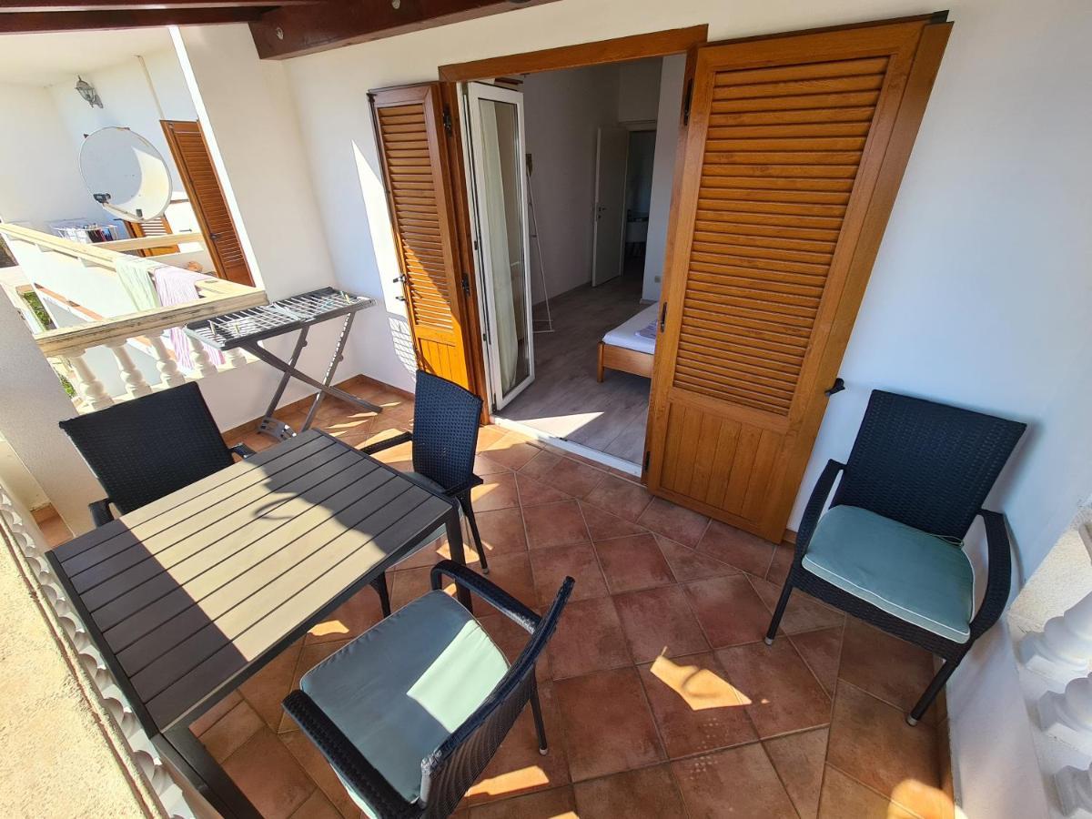 Apartman Karmen Barbat na Rabu Esterno foto