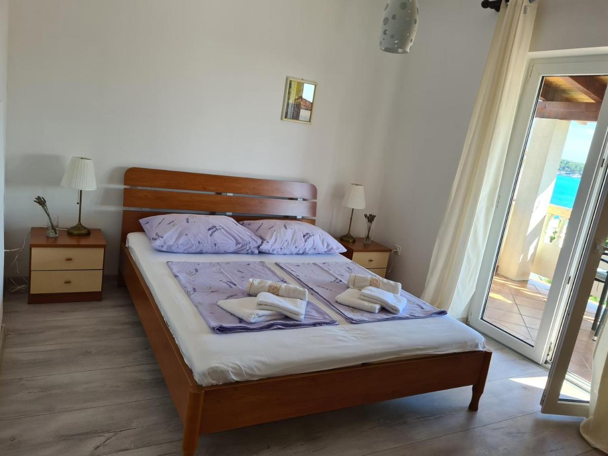 Apartman Karmen Barbat na Rabu Esterno foto