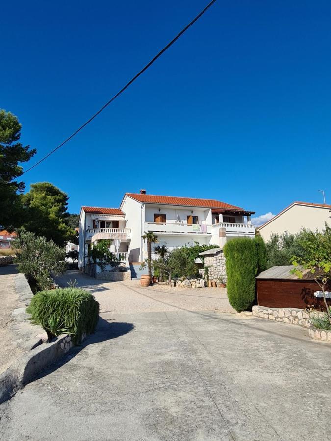 Apartman Karmen Barbat na Rabu Esterno foto