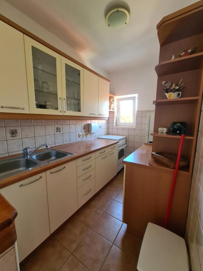Apartman Karmen Barbat na Rabu Esterno foto